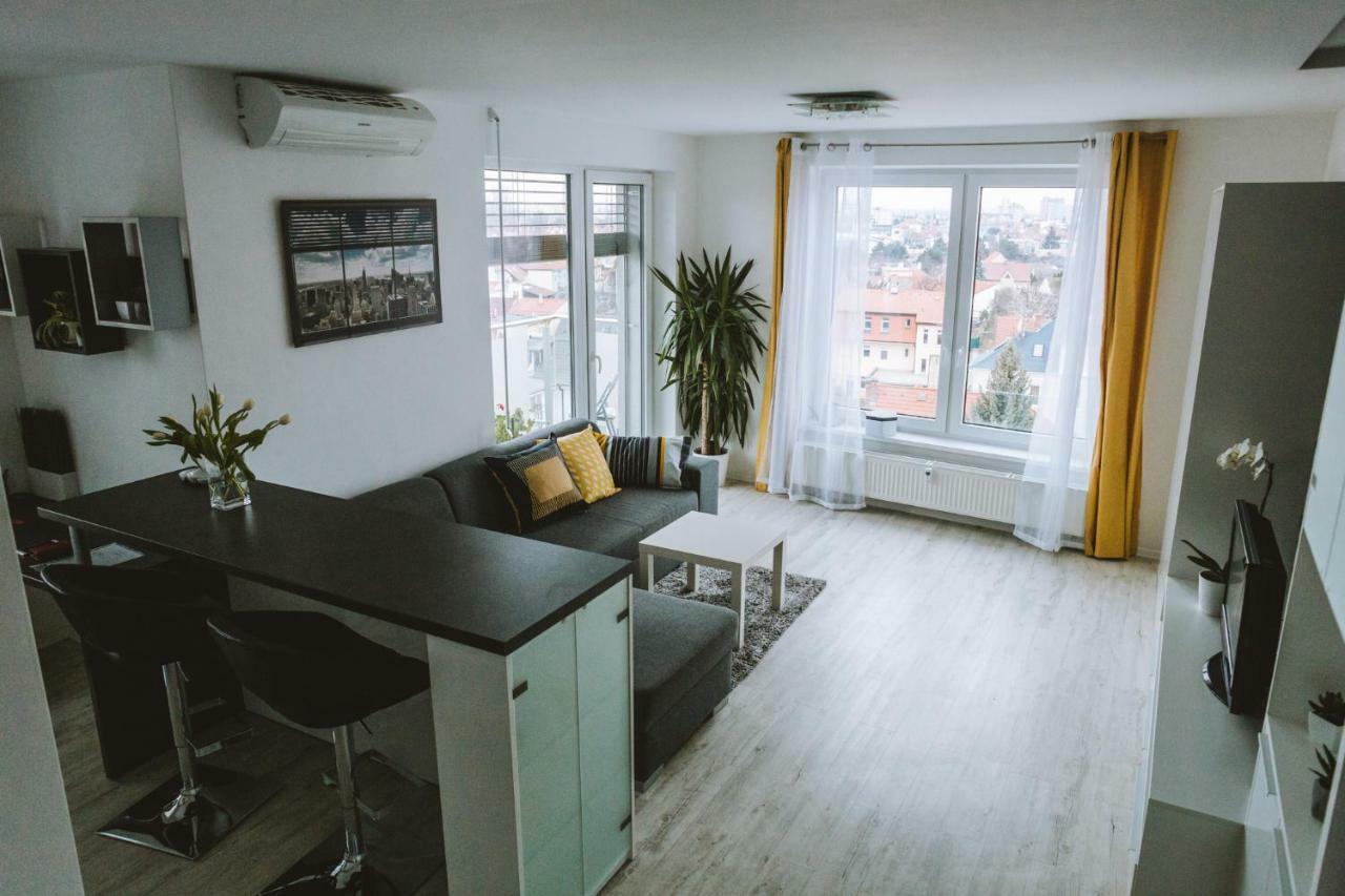 Design Apartment, The City Centre Close To The Health Spa Piest'any Exterior foto
