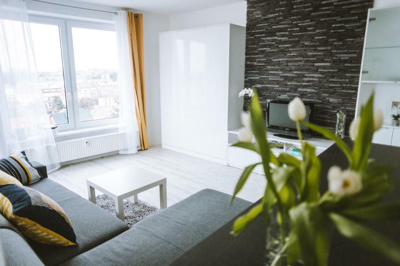Design Apartment, The City Centre Close To The Health Spa Piest'any Exterior foto